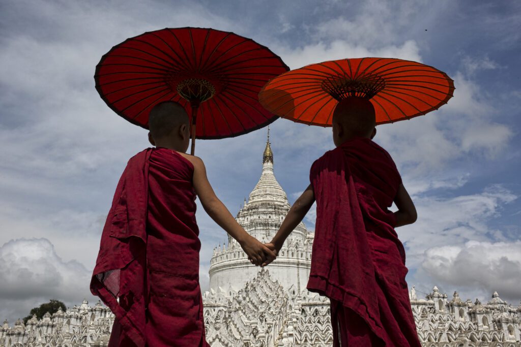 boys-holding-hands-at-temple-1024x683.jpg
