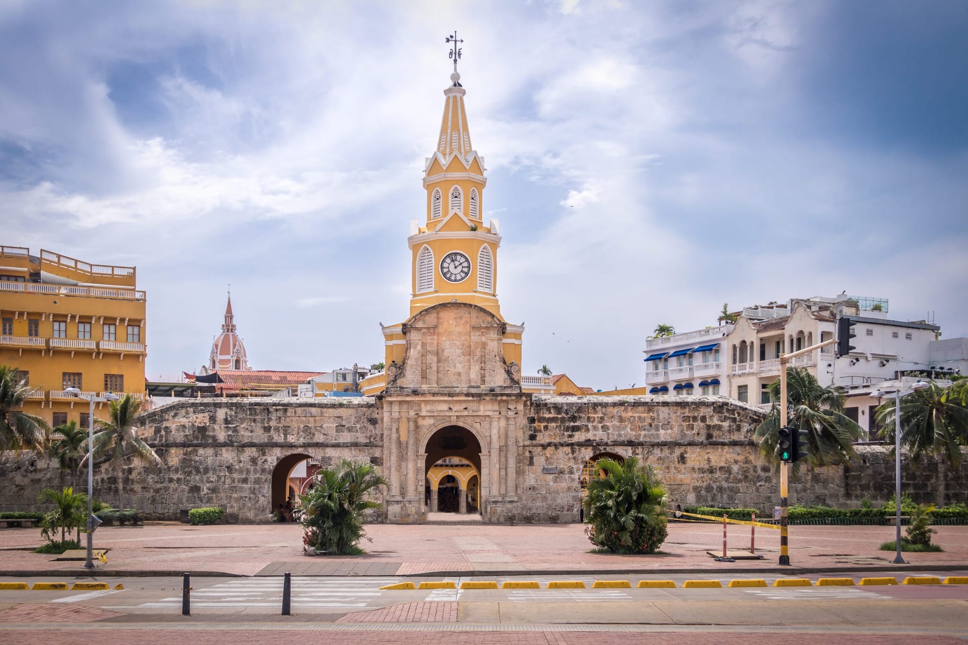 cartagena-fachada-azul-1-scaled.jpeg
