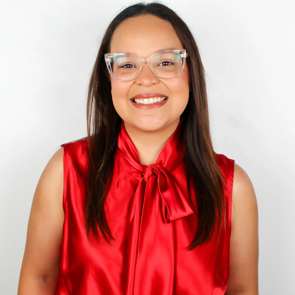 dr.-julie-reynosos-guide-for-women-leaders-and-entrepreneurs-1-1.png