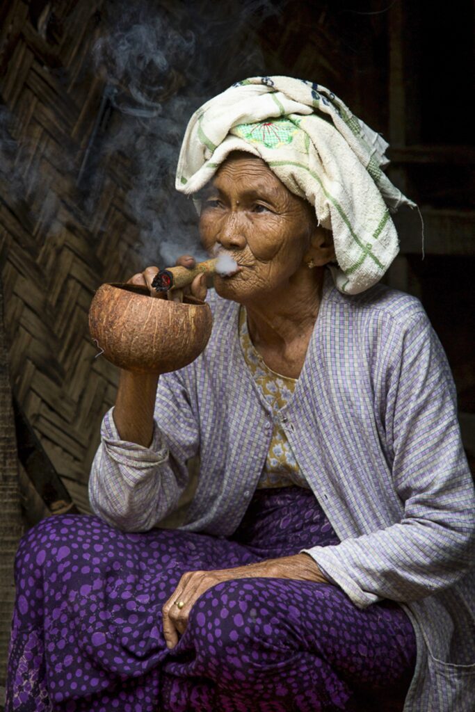 francie-schwabenland-elder-in-myanmar--683x1024.jpeg