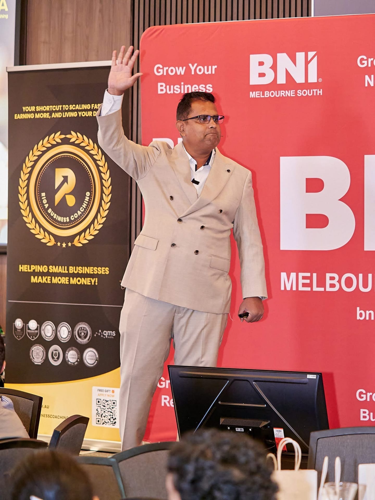 hqs6aakdhronj3povvhufxkelru-b0c1e891.jpg