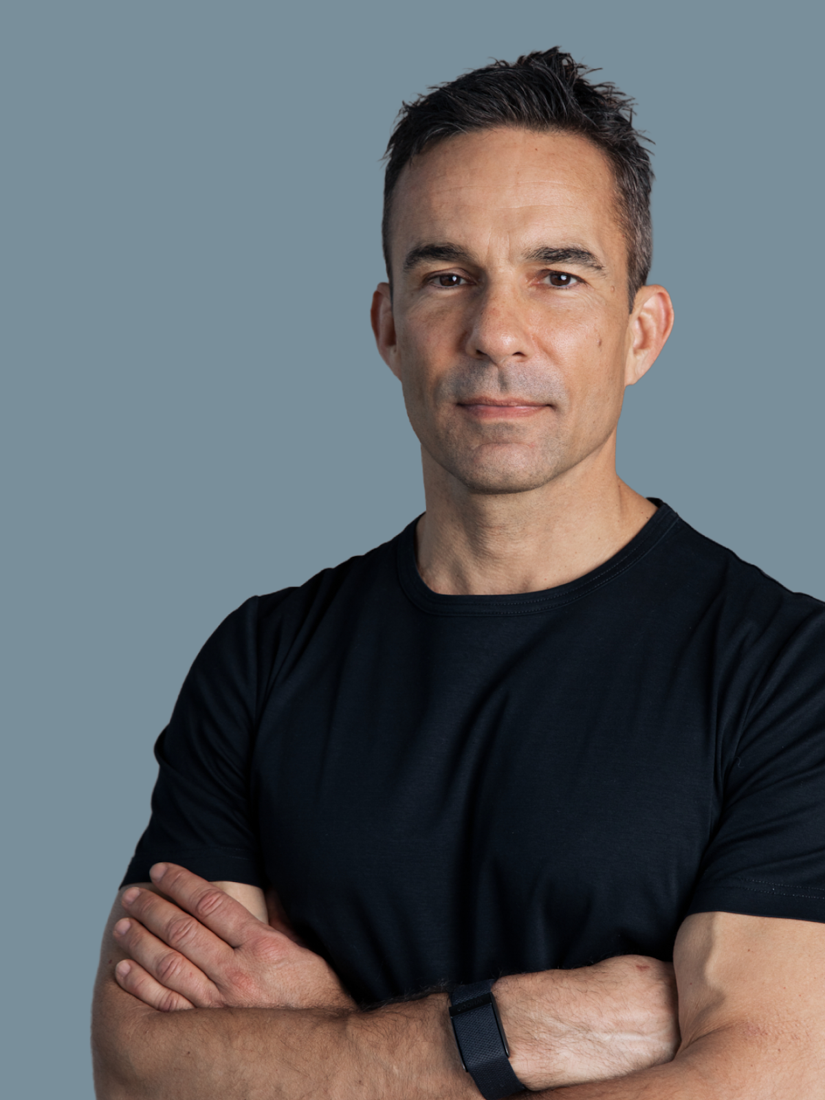 mathias-lobendahl--e2-80-94-blue-background.png