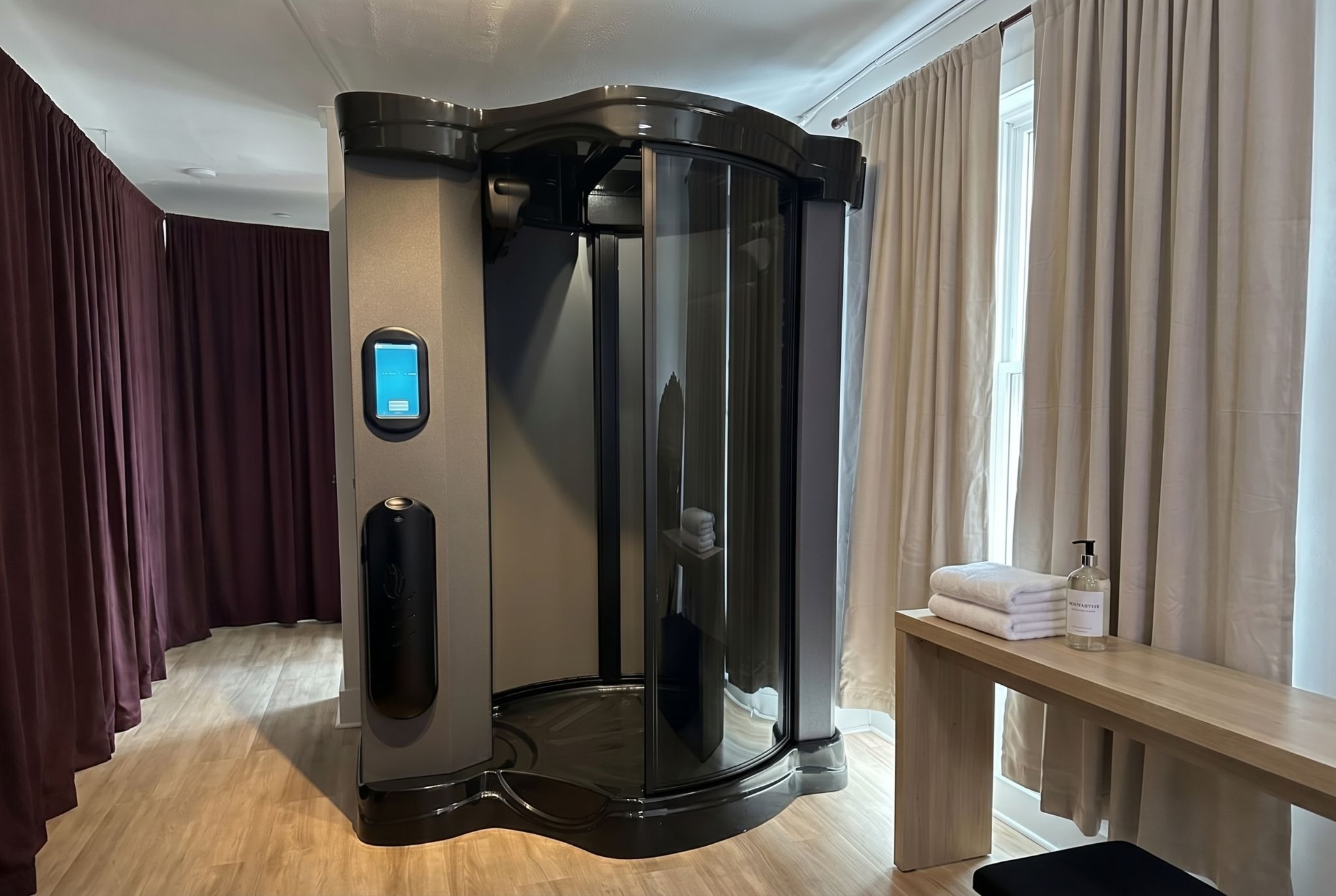 now-open-torontos-first-automated-contactless-spray-tan-studio-fully-private-done-in-10-minutes-.jpeg