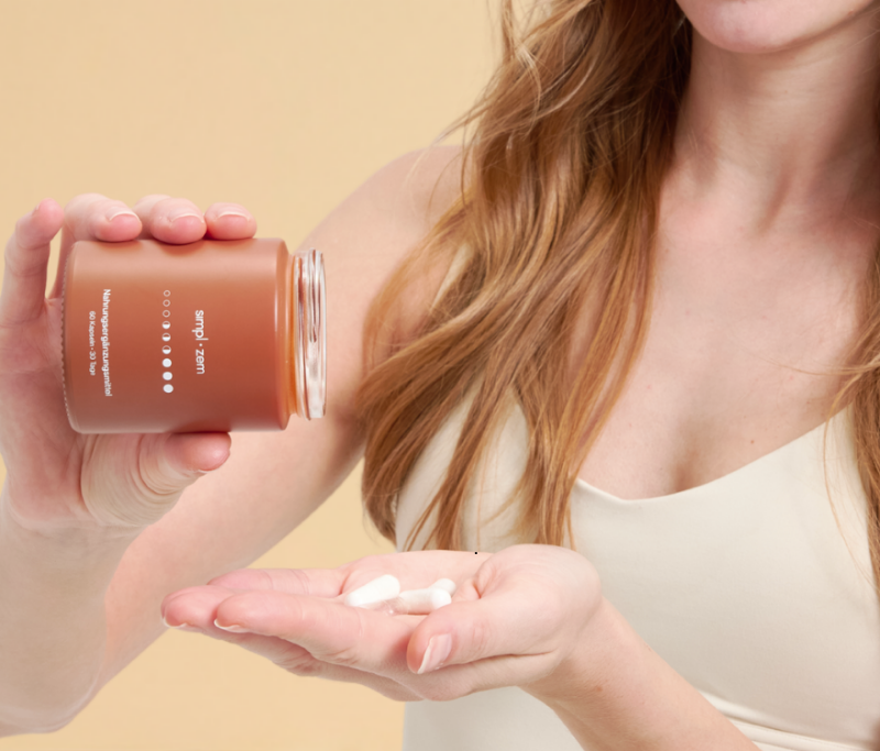 simpl.bio-is-helping-women-reclaim-control-over-their-bodies-and-minds-with-science-backed-solutions-to-tackle-cravings-food-noise-and-more.-1-1.png