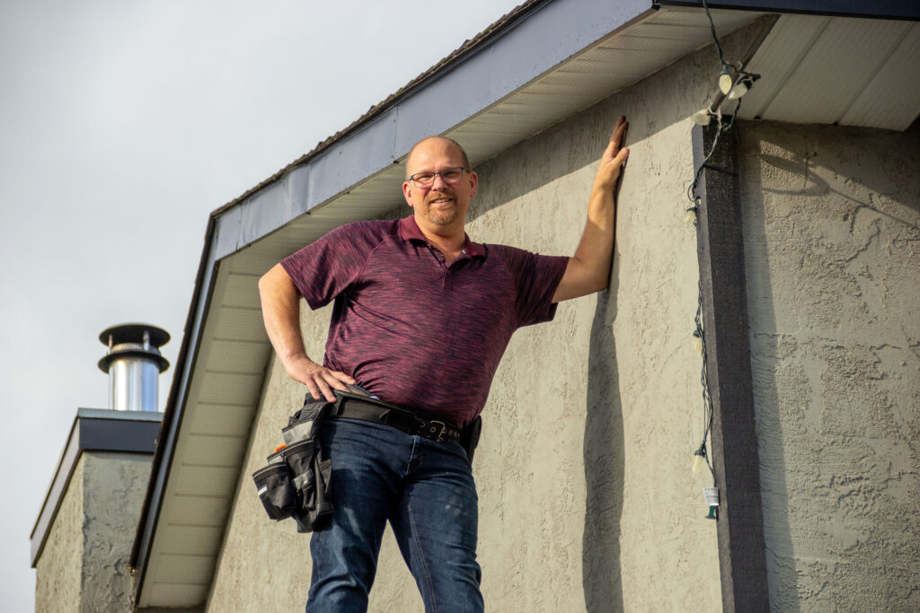 steve-rosner-licensed-home-inspector-kamloops-exterior-inspection-1024x683.jpg