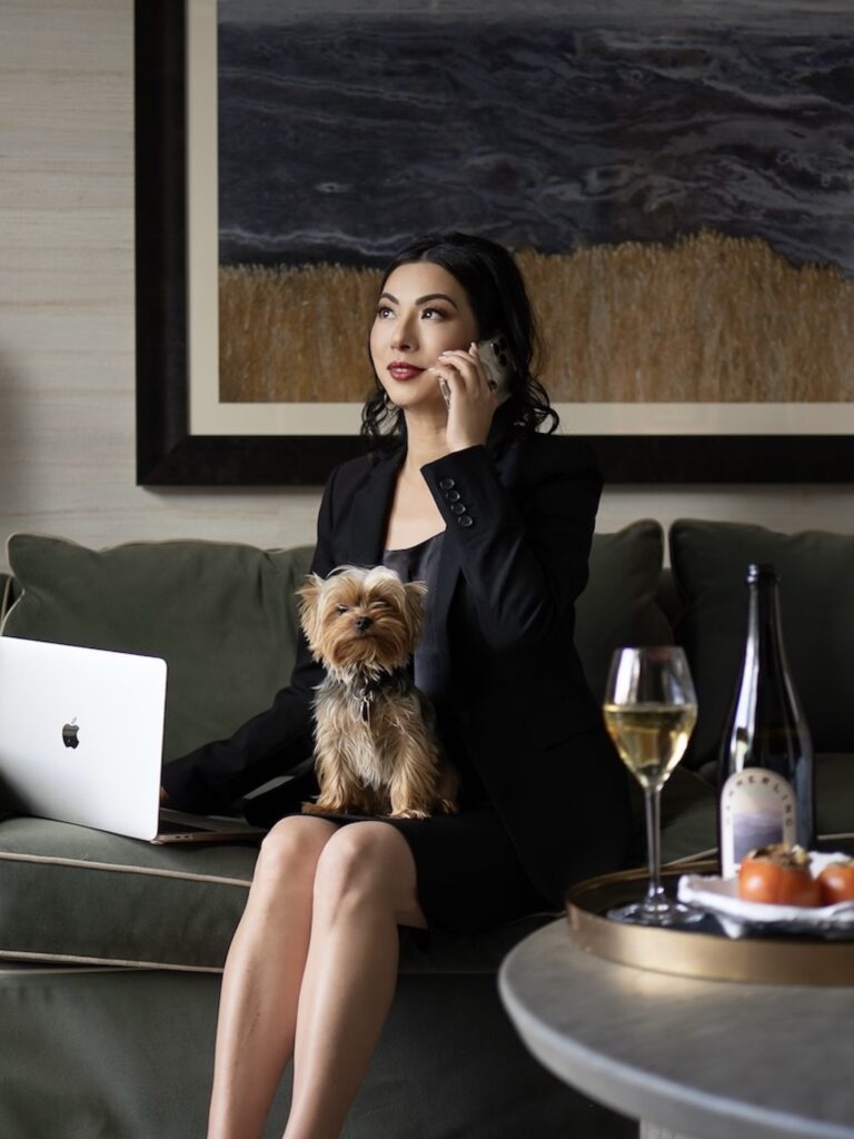 susye-weng-reeder_ceo-times_couch_einstein-768x1024.jpg