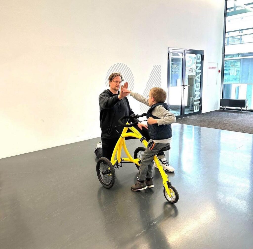 the-alinker-a-new-era-of-mobility-community-and-empowerment--1024x1008.jpeg