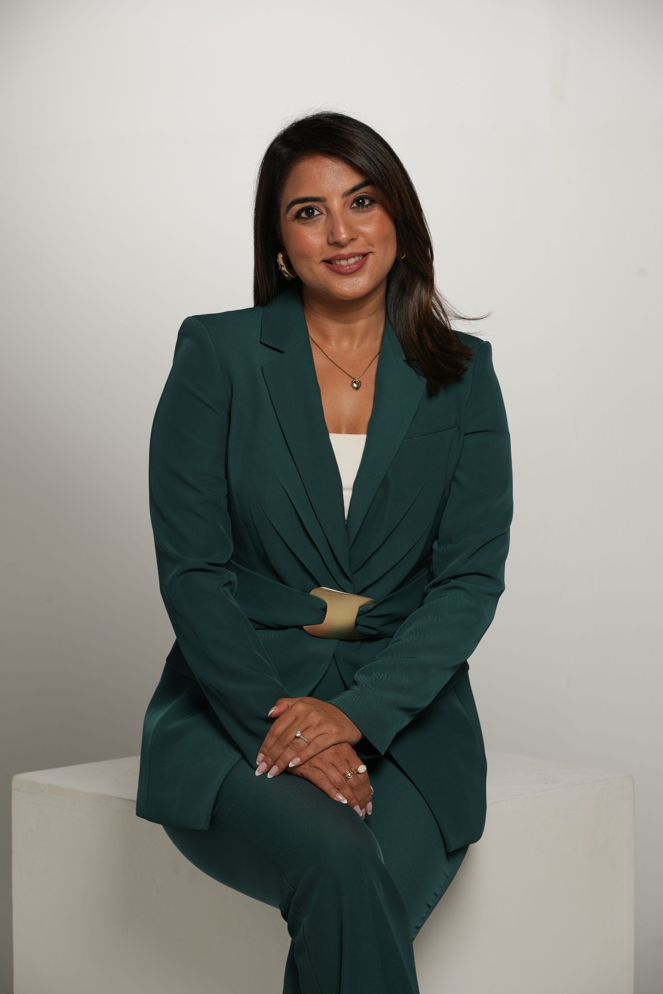 the-human-side-of-success-simi-arora-on-reinvention-resilience-building-real-authority-online-.jpeg