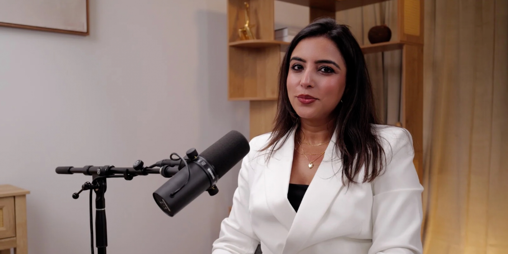 the-human-side-of-success-simi-arora-on-reinvention-resilience-building-real-authority-online-.png