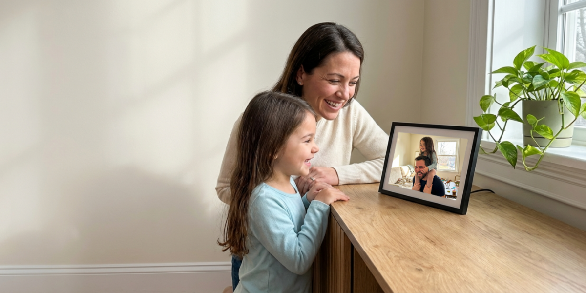 the-most-meaningful-gift-for-aging-parents-a-family-frame-review.-.png