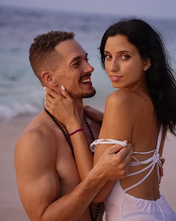 unlock-attraction-with-women-maximilian-buchmanns-path-to-master-dating-relationships-1-1.png